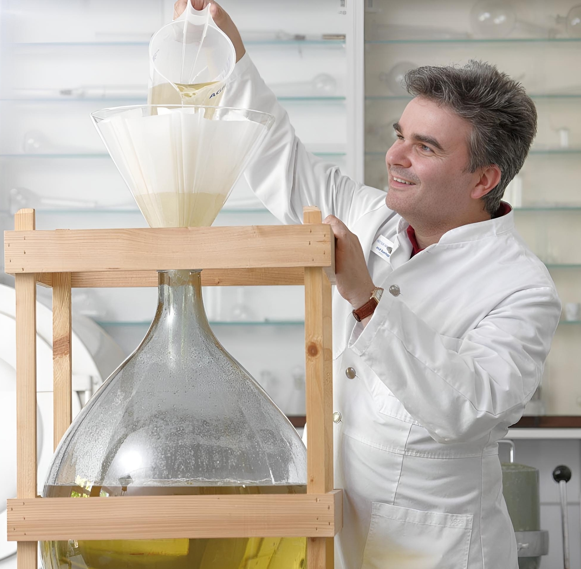 Arndt Buerhop bei der Produktion des Keilerschlucks